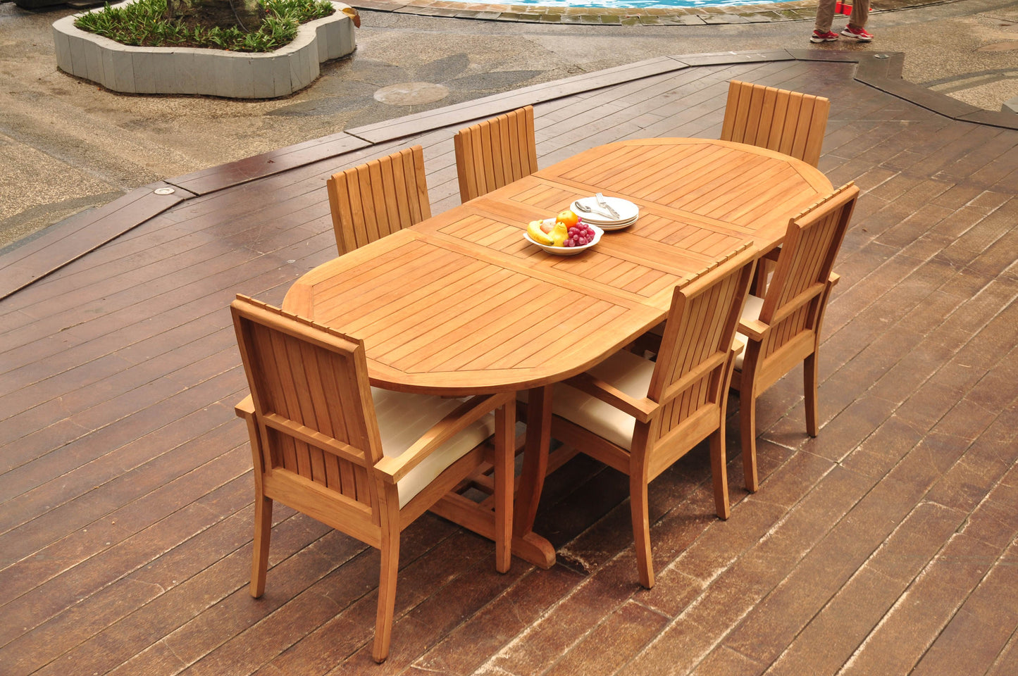 94" Oval Table with Trestle Legs and Goa Chairs