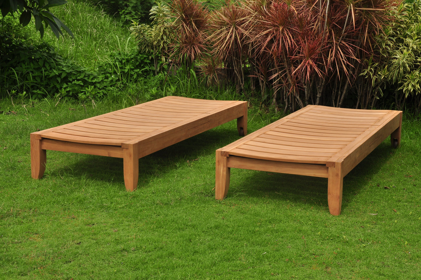 Teak Atnas Chaise Lounger