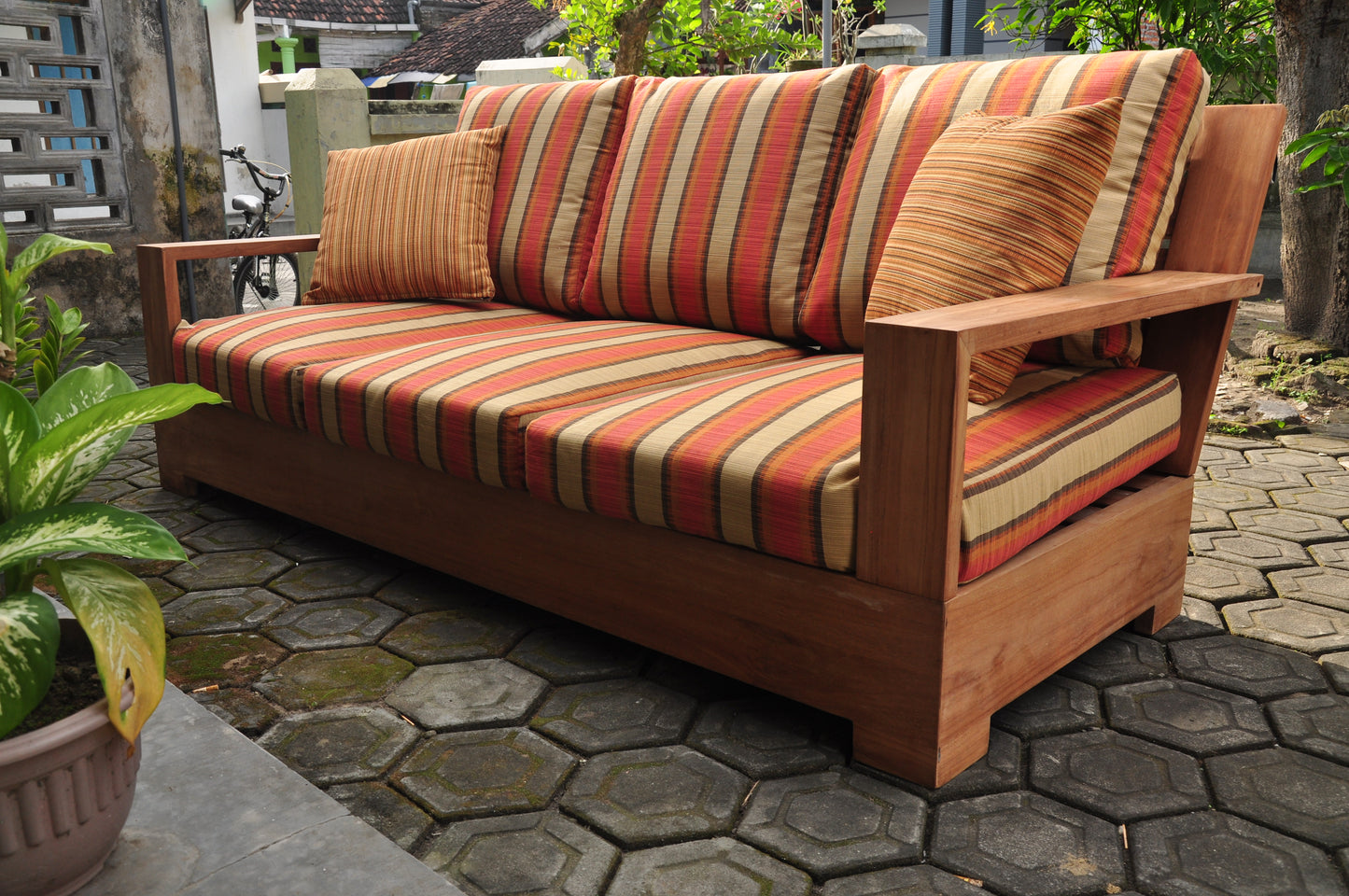 Leveb Lounge Sofa