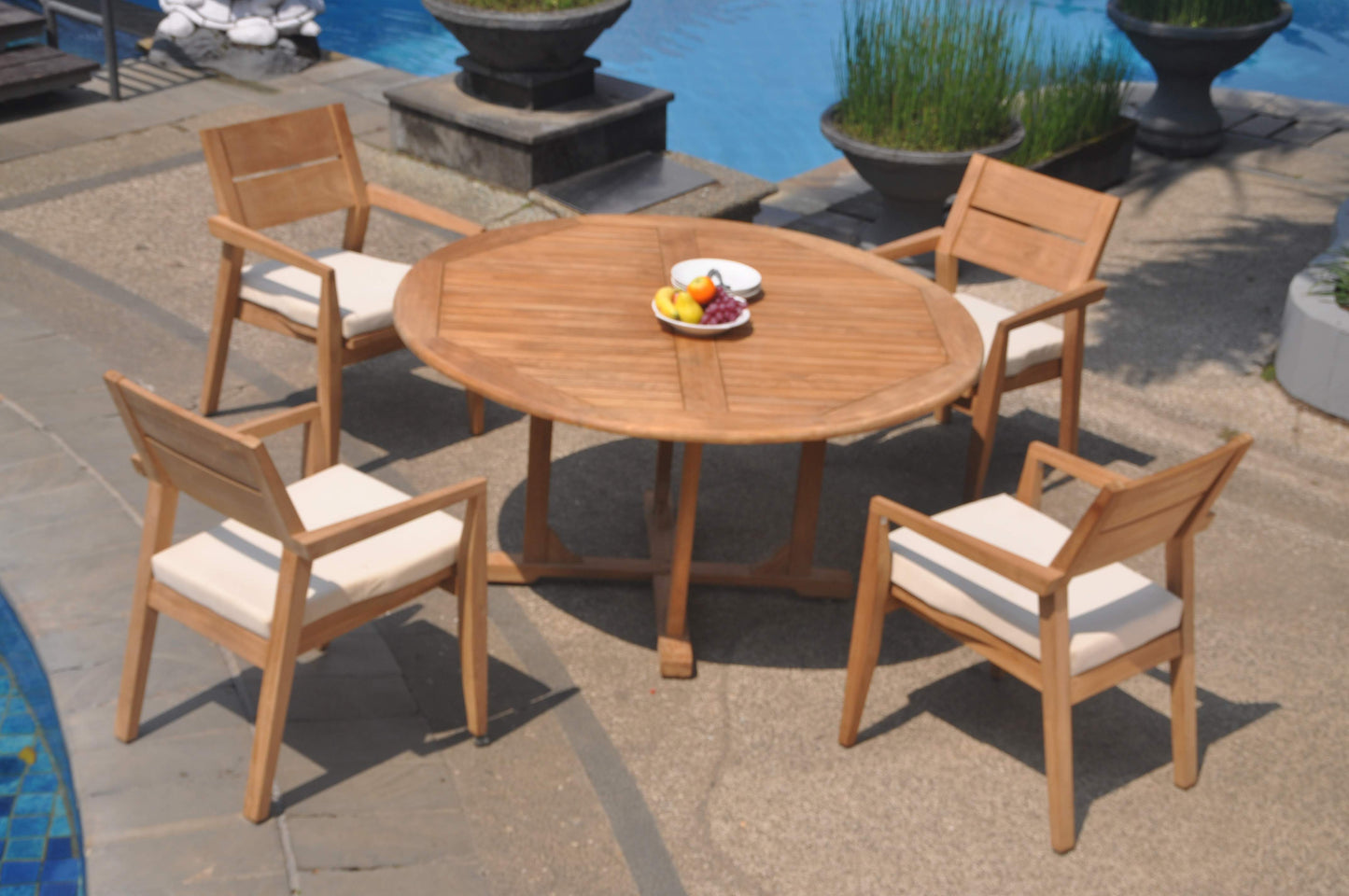 60" Round Table with 6 Vellore Chairs