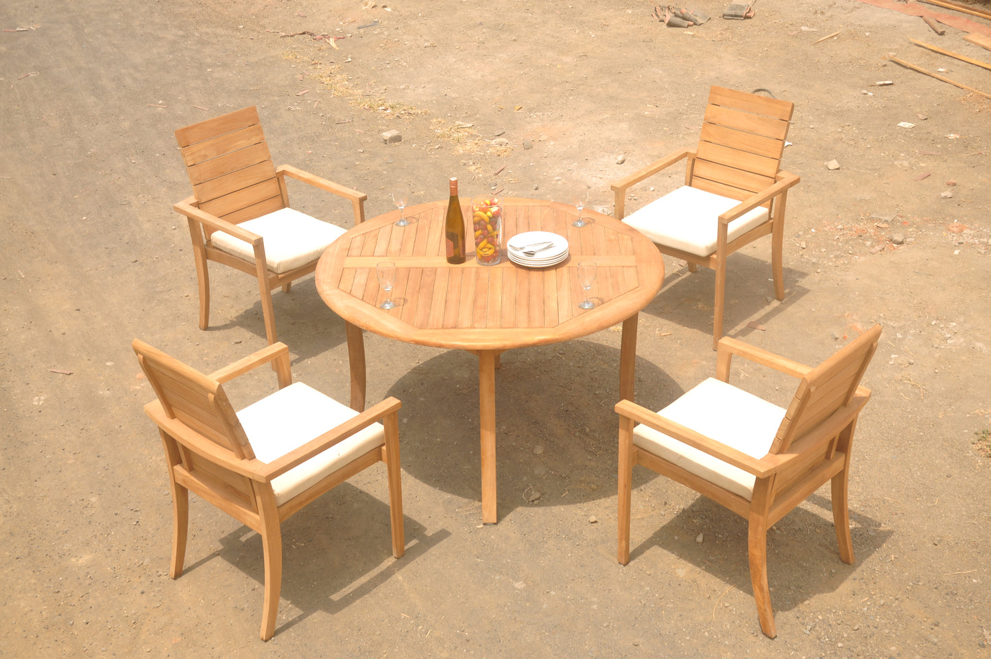 52 Round Table and with 4 Algrave Chairs