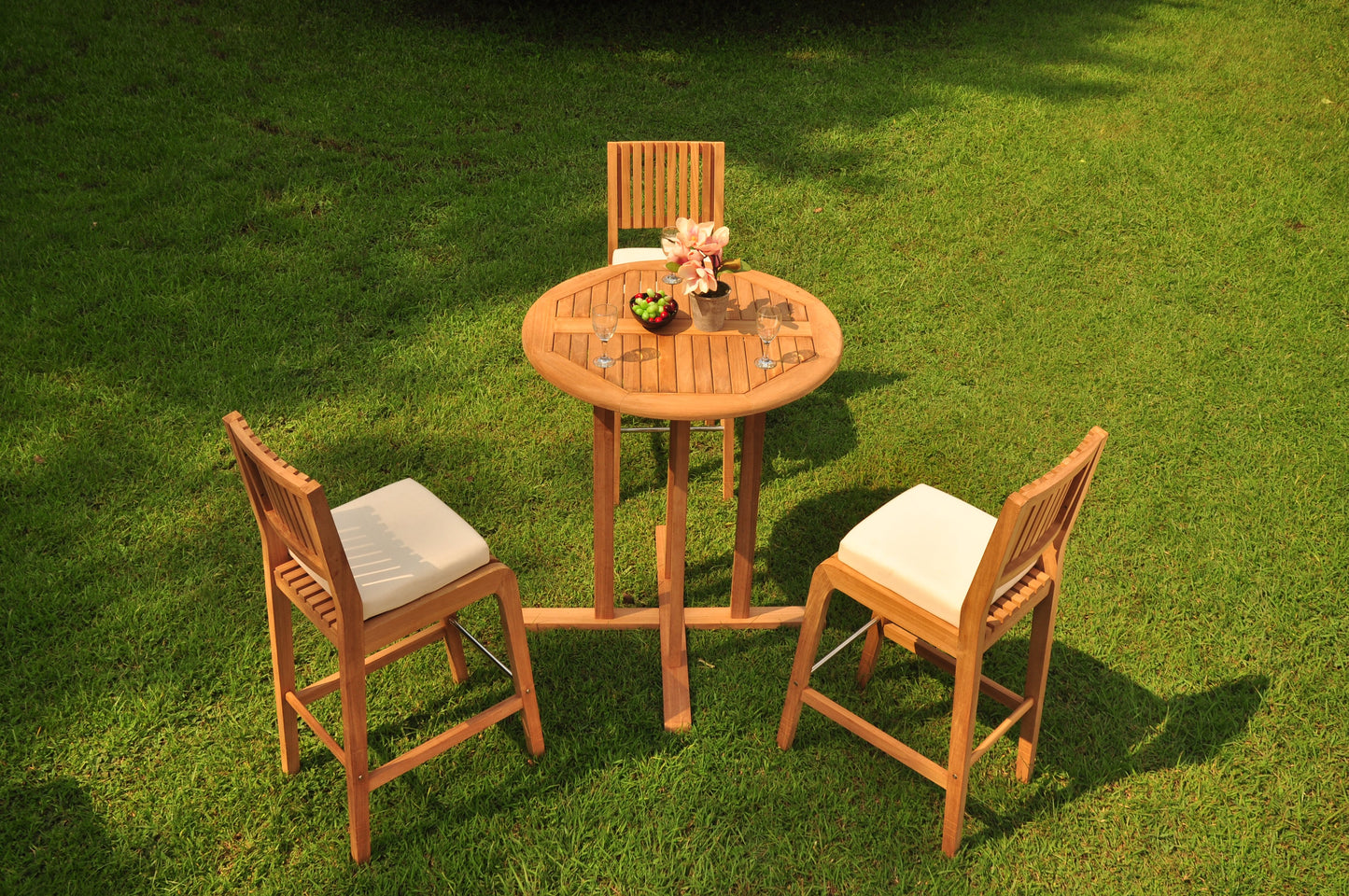 Giva Round Bar Table with Maldives Bar Chairs